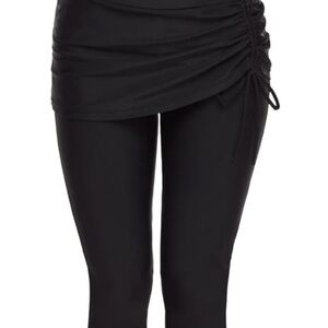 Plus size skirted swim capris with pocket.